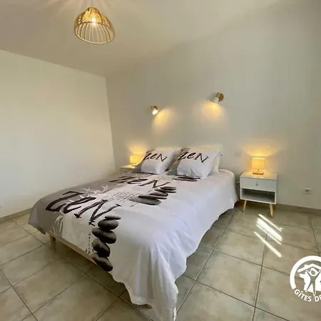 Les Iris Hébergement de vacances Castelnau-d'Aude