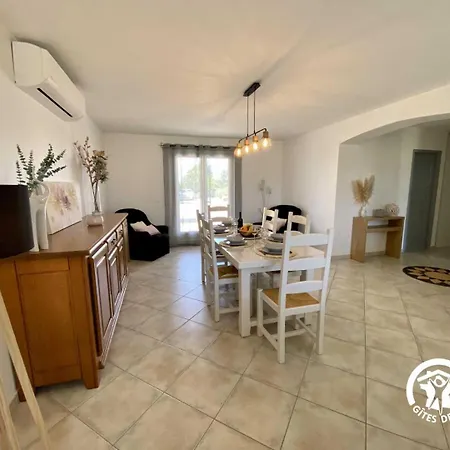 Les Iris Hébergement de vacances Castelnau-d'Aude